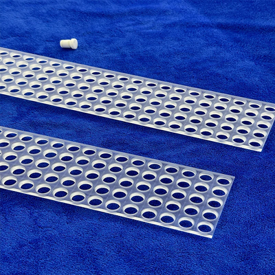 Nhà máy tùy chỉnh chống ăn mòn Transparent Perforated Quartz Sheet