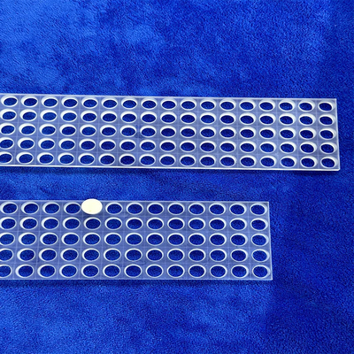 Nhà máy tùy chỉnh chống ăn mòn Transparent Perforated Quartz Sheet