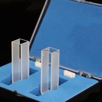 Cuvette thạch anh chống ăn mòn và có độ trong suốt cao được sử dụng trong máy quang phổ và máy đo quang phổ.